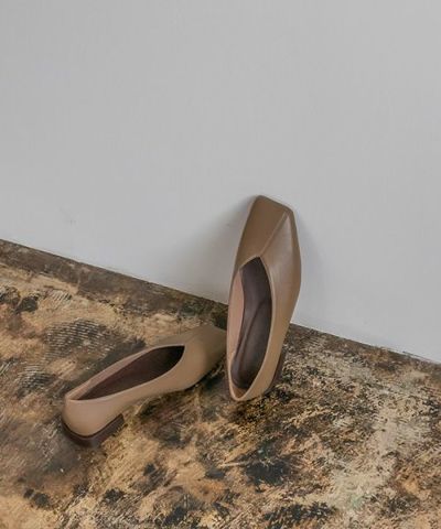 【50%OFF】アシンメトリーレザーパンプス