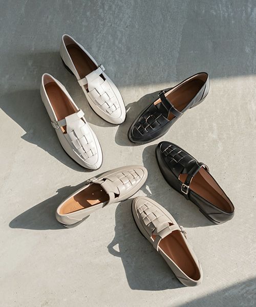 30%OFF】イントレチャートTストラップレザーシューズ | A de Vivre