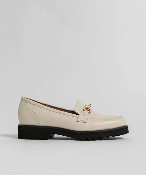 ADELO レザー トラックソール ローファー ADELO - □ ローファー ベーシックなローファーに、つま先まで厚みの