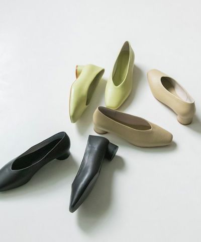 【50%OFF】Vカットレザーパンプス