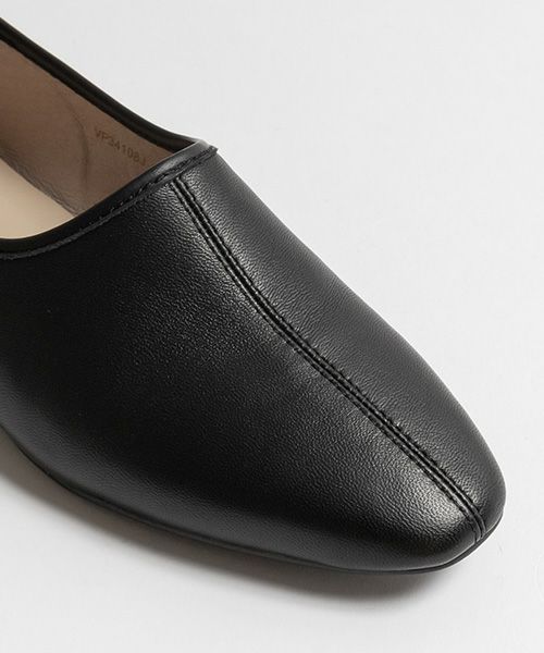 50%OFF】レザースクエアトゥフラットパンプス | A de Vivre
