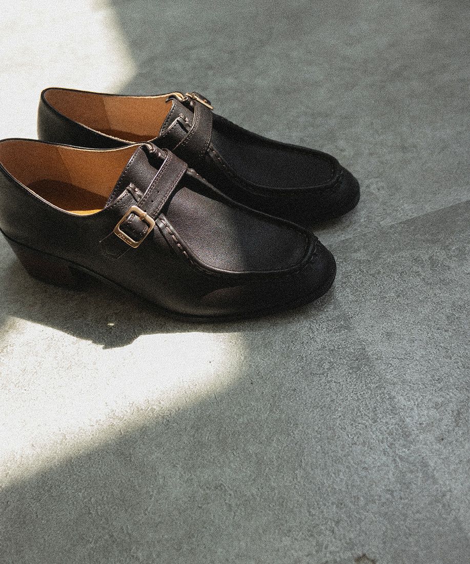レザー チロリアンストラップシューズ | A de Vivre（アドゥ