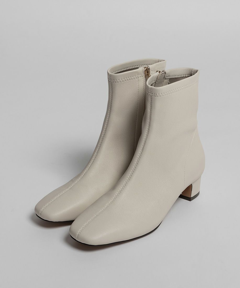 ストレッチ レザー ショートブーツ | A de Vivre（アドゥヴィーヴル