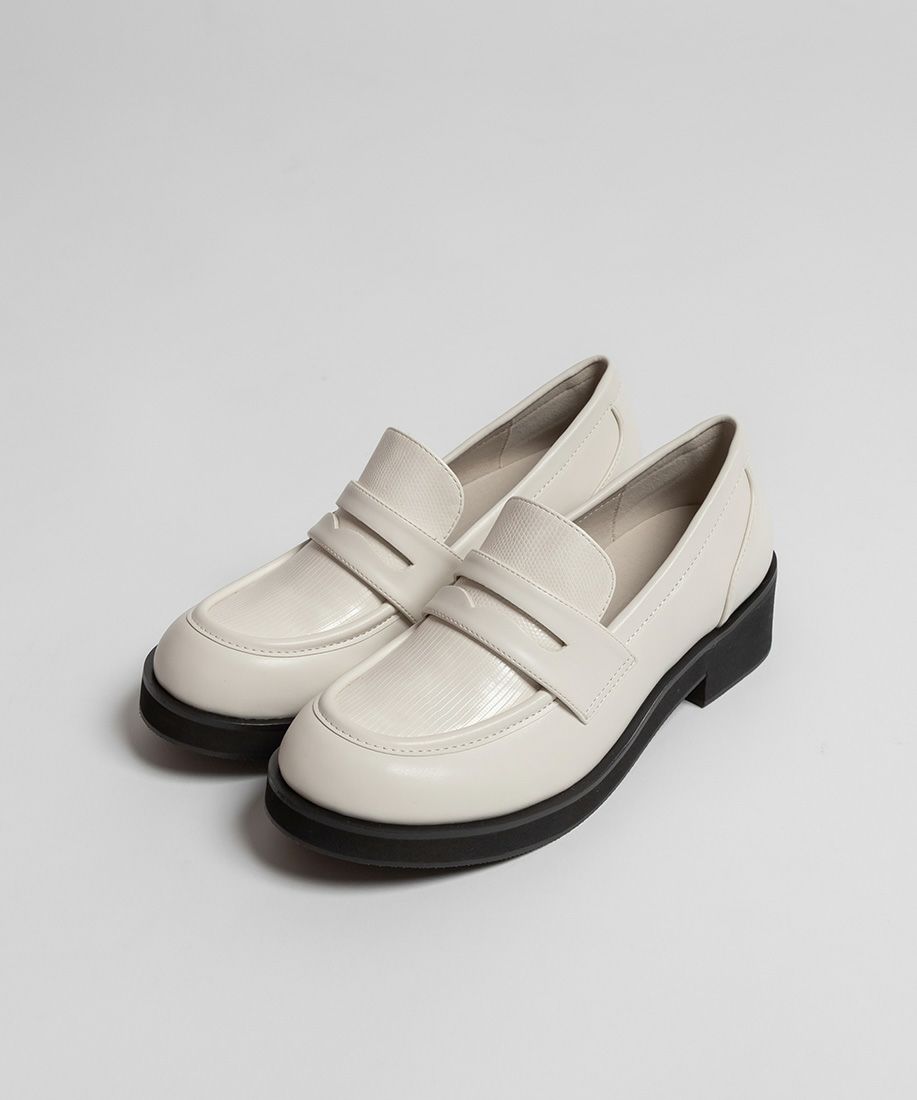 40%OFF】ラウンドトゥヒールアップローファー | A de Vivre（アドゥ