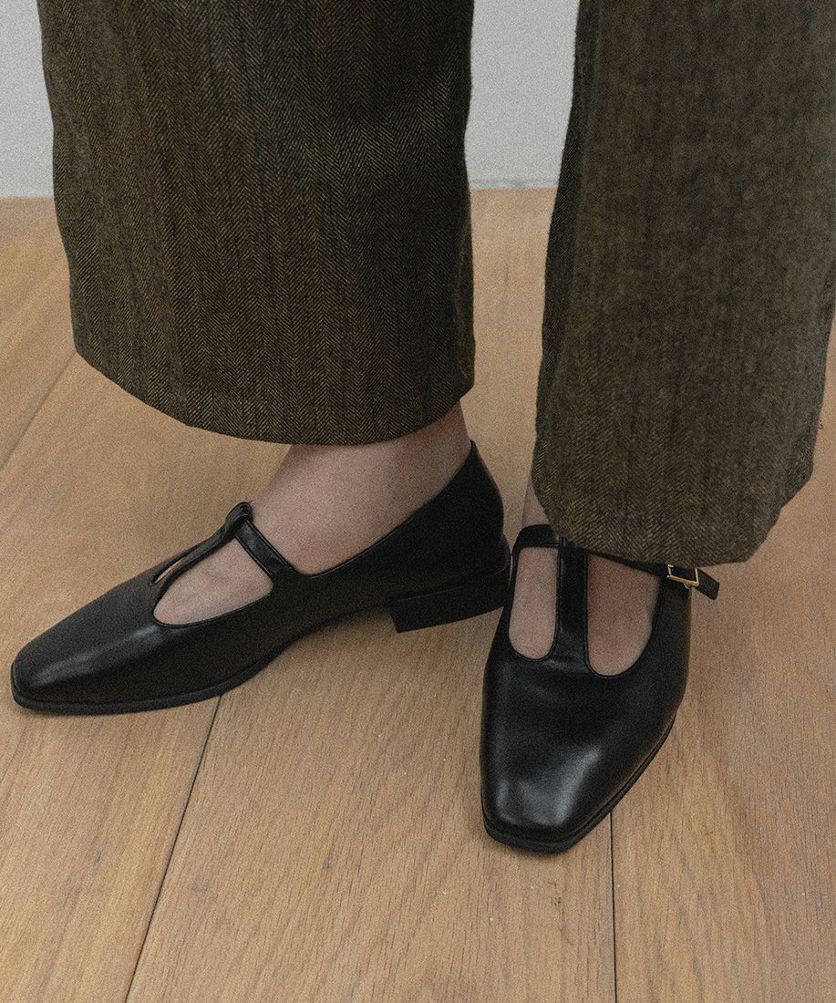 晴雨兼用 Tストラップシューズ | A de Vivre（アドゥヴィーヴル）公式