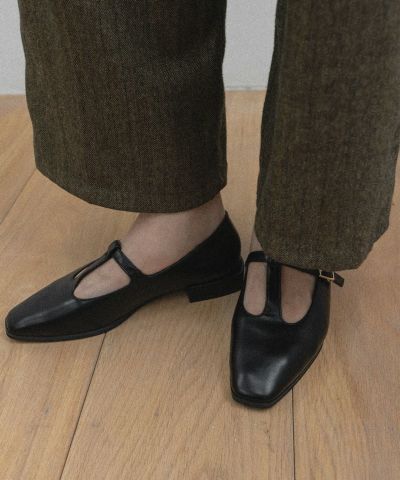 50%OFF】レザークロスストラップシューズ | A de Vivre（アドゥ