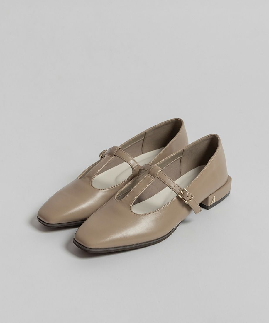 晴雨兼用 Tストラップシューズ | A de Vivre（アドゥヴィーヴル）公式